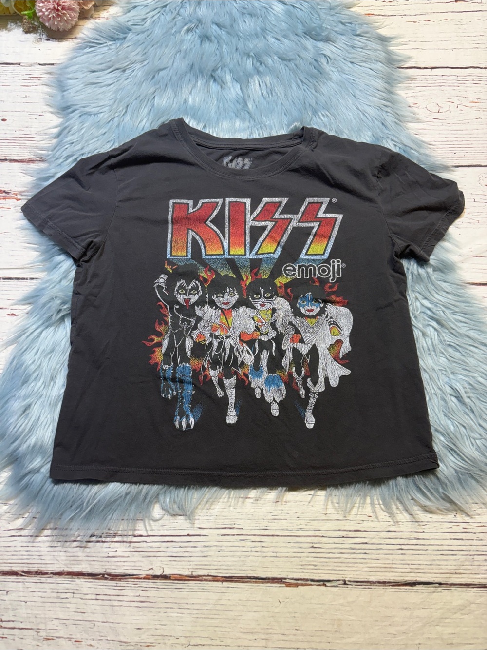 KISS X Emoji Black Crop Short Sleeve Tee sz L